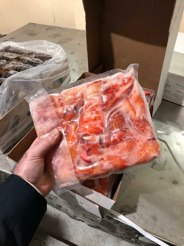 Фотография продукта Мясо клешней лобстера канадского(омара)
